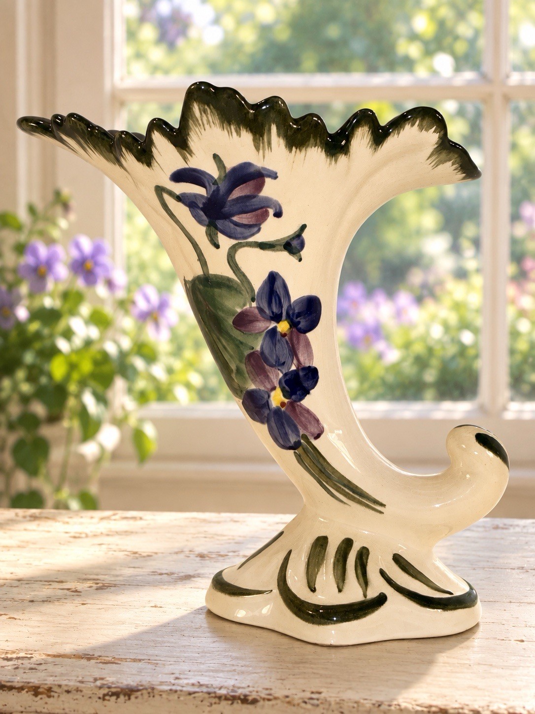 VINTAGE HAND PAINTED CERAMIC CORNUCOPIA VASE PURPLE VIOLETS FLORAL ANTIQUE 1920S