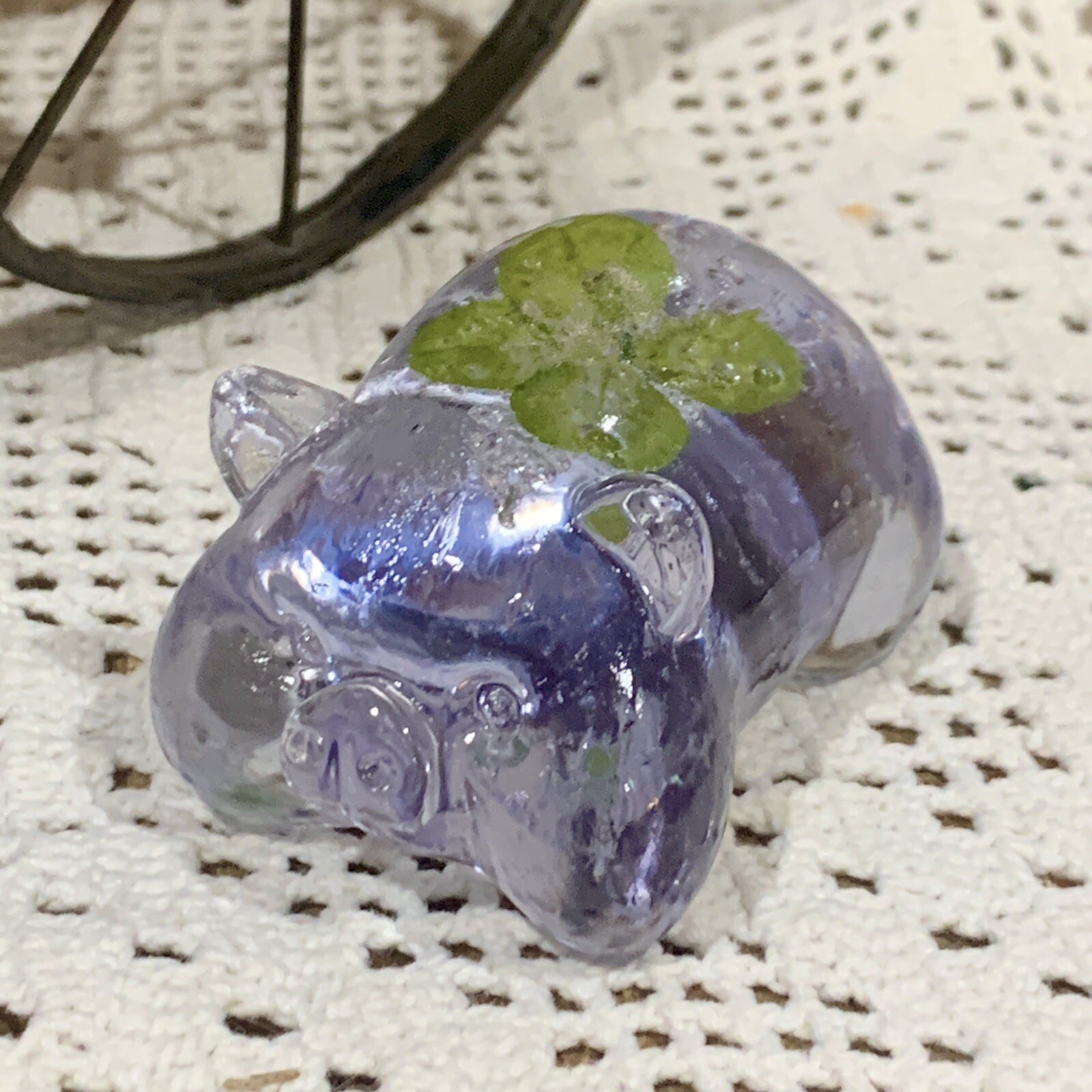 🍀 Real Four Leaf Clover Pig Resin Paper Weight - Lucky Clover Desk Shamrock