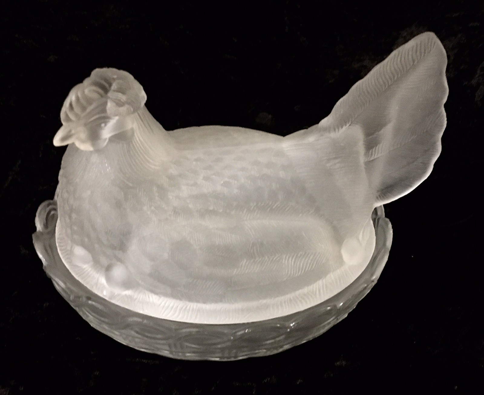 Rare Westmoreland Frosted Glass Hen on Nest Covered Dish 7.5 “ Long