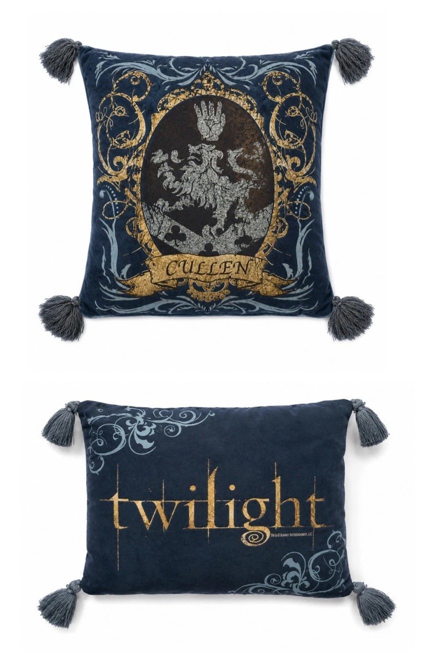 Official Twilight Cullen Family Crest Pillow Y2K NECA NWT New Rare