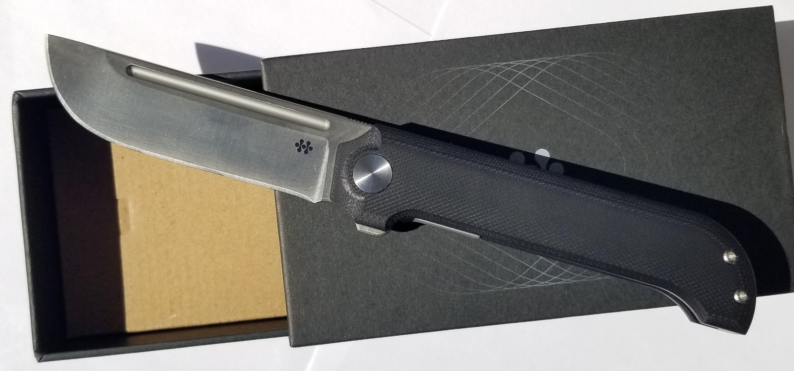 DOTS Gear Katana Linerlock 14C28N Black G10 D Rocket Design Flipper A1080-1A DOTS Gear Katana Linerlock 14C28N Black G10 D Rocket Design Flipper A1080-1A