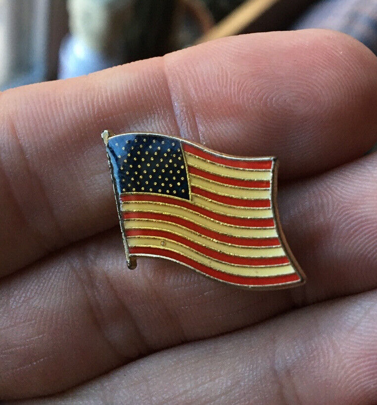 American Flag enamel pin vintage 80s United States US patriotic hat lapel bag 
