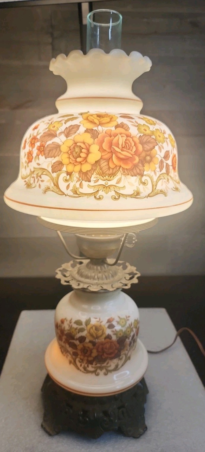Vintage 1973 Quoizel Inc. Hurricane Table Lamp Gone With The Wind Wild Rose 21\