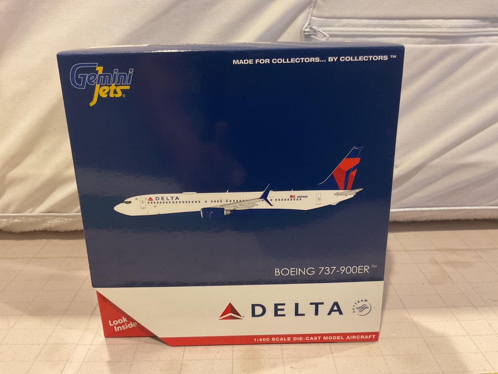 1:400 Gemini Jets Delta Airlines Boeing 737-900ER GJDAL1807