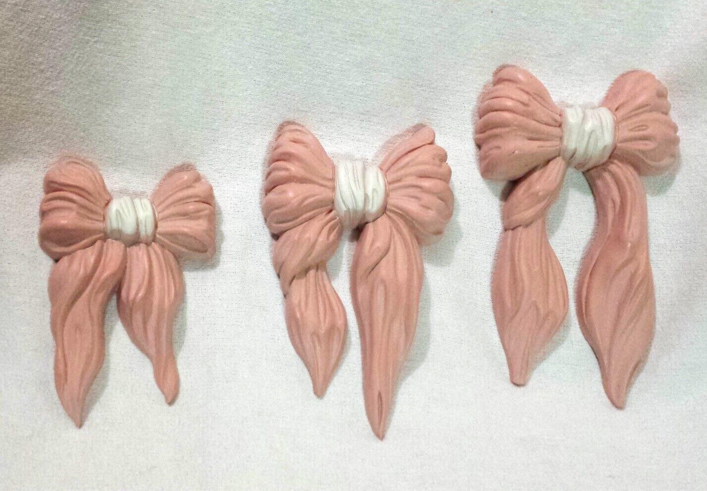 Vtg Kitchen Homco 3 Plastic Pink Bow Ties Graduated Sizes Wall Hanging 1991