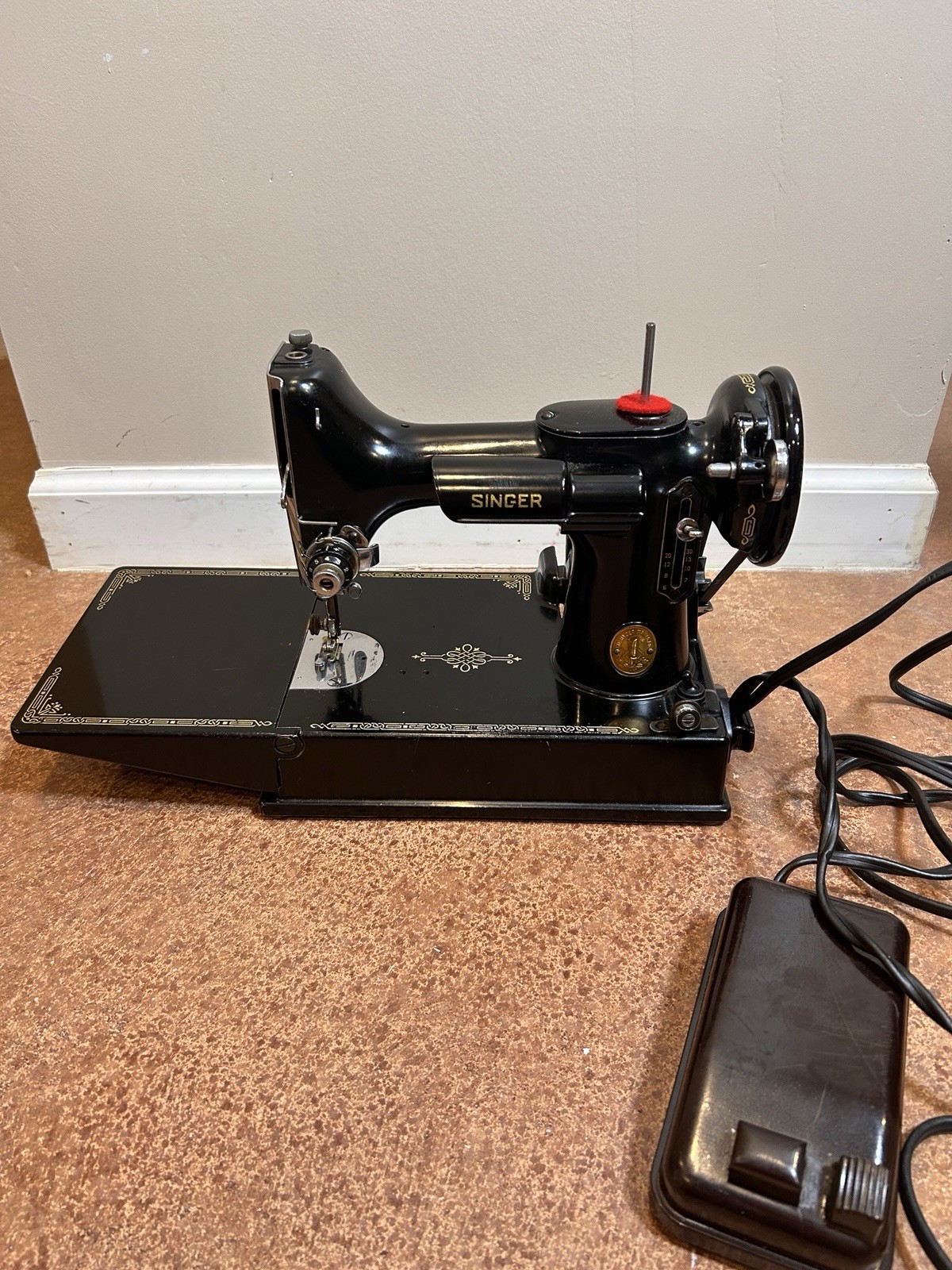 Vintage 1948 Featherlight Singer with Extras and Case Working Great Condition