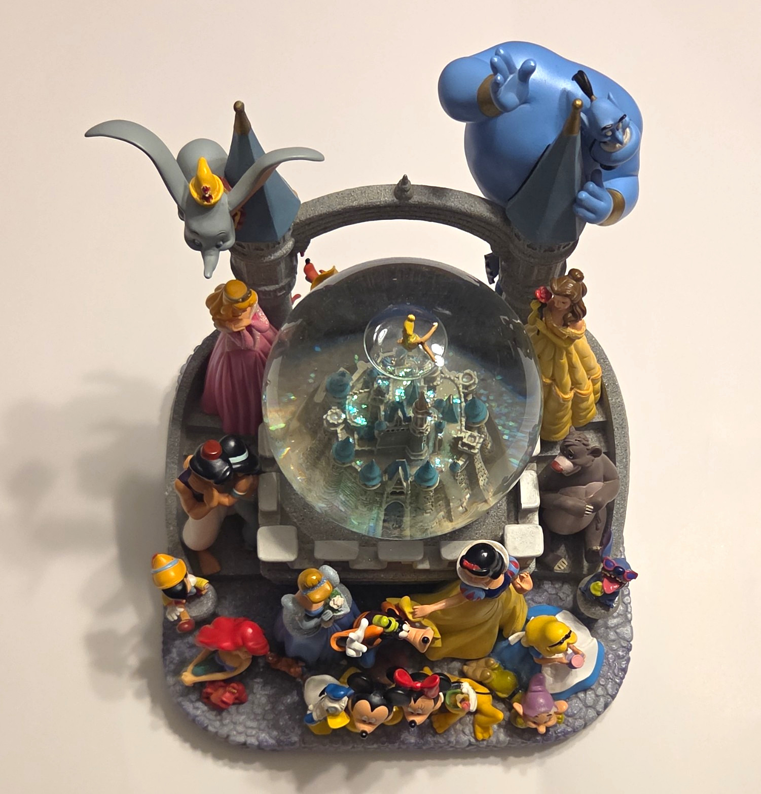 Disney Princesses Castle Musical Snowglobe Water Globe w/ Genie Dumbo Mickey