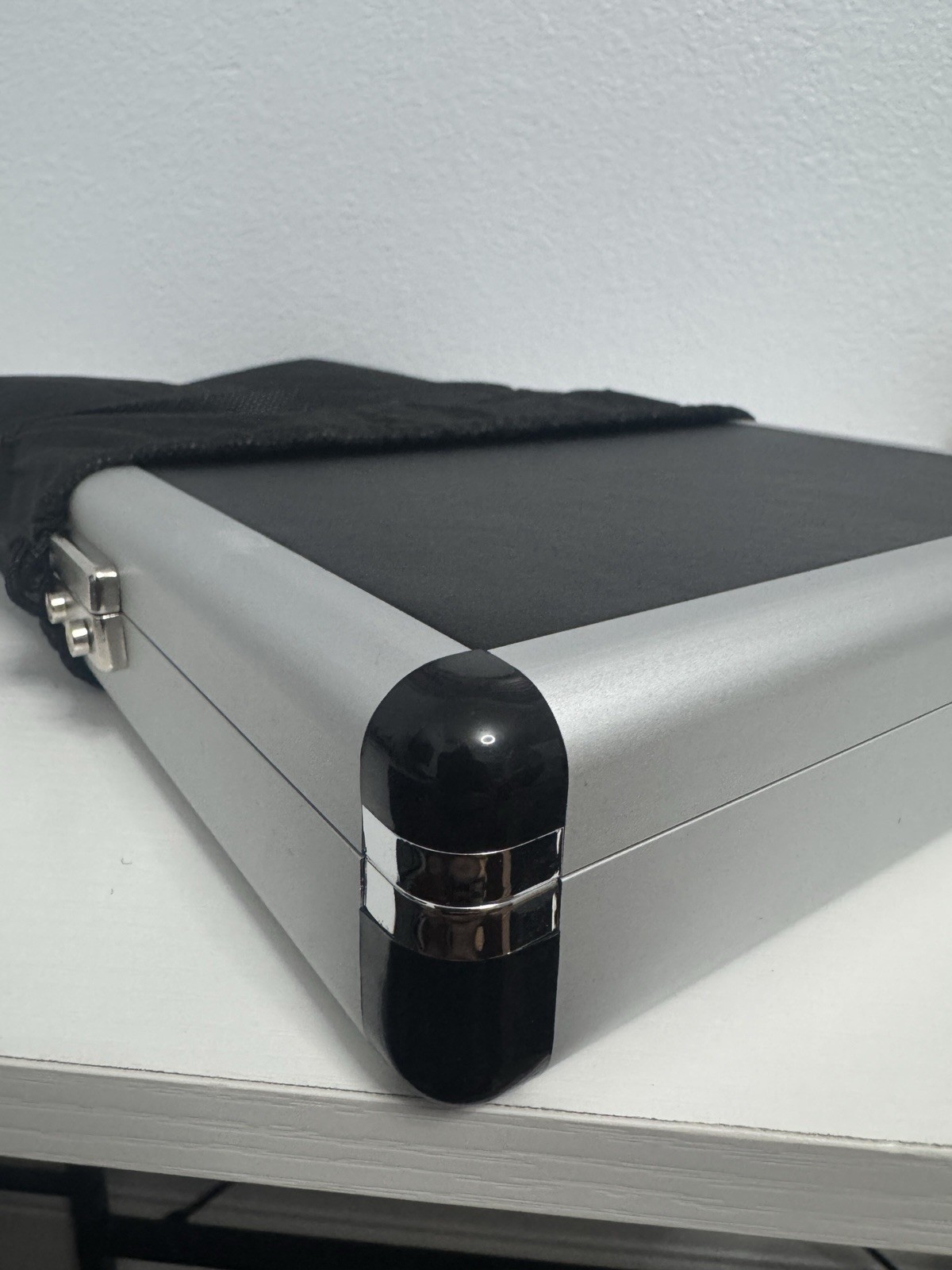 Black & Silver Metal Cedar Wood Travel Humidor Cigar Case W/ Humidifier-Holds 20