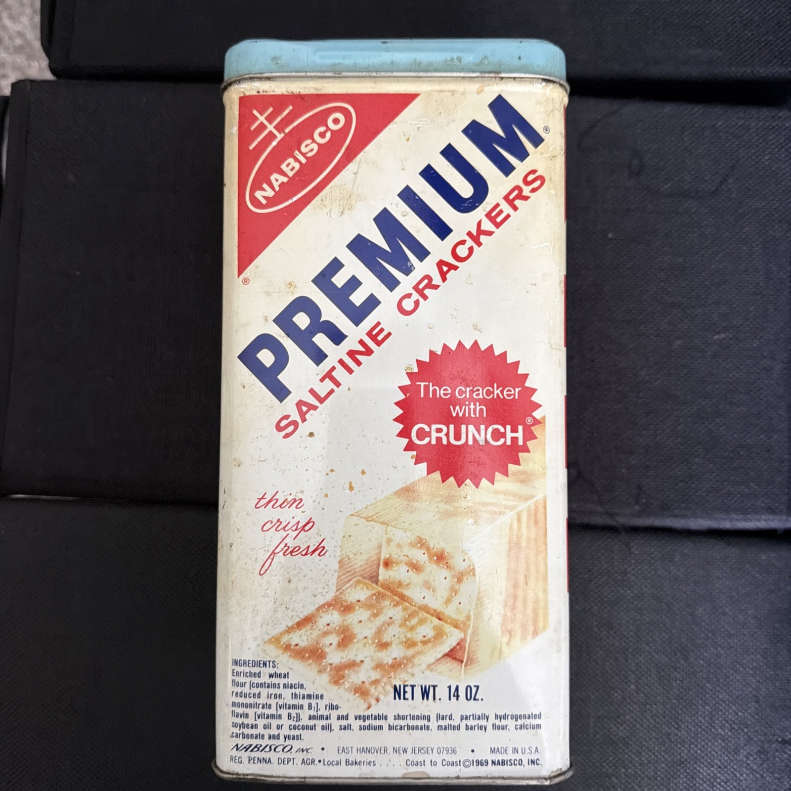 Vintage 1969 Nabisco Premium Saltine Cracker 14 oz. Tin