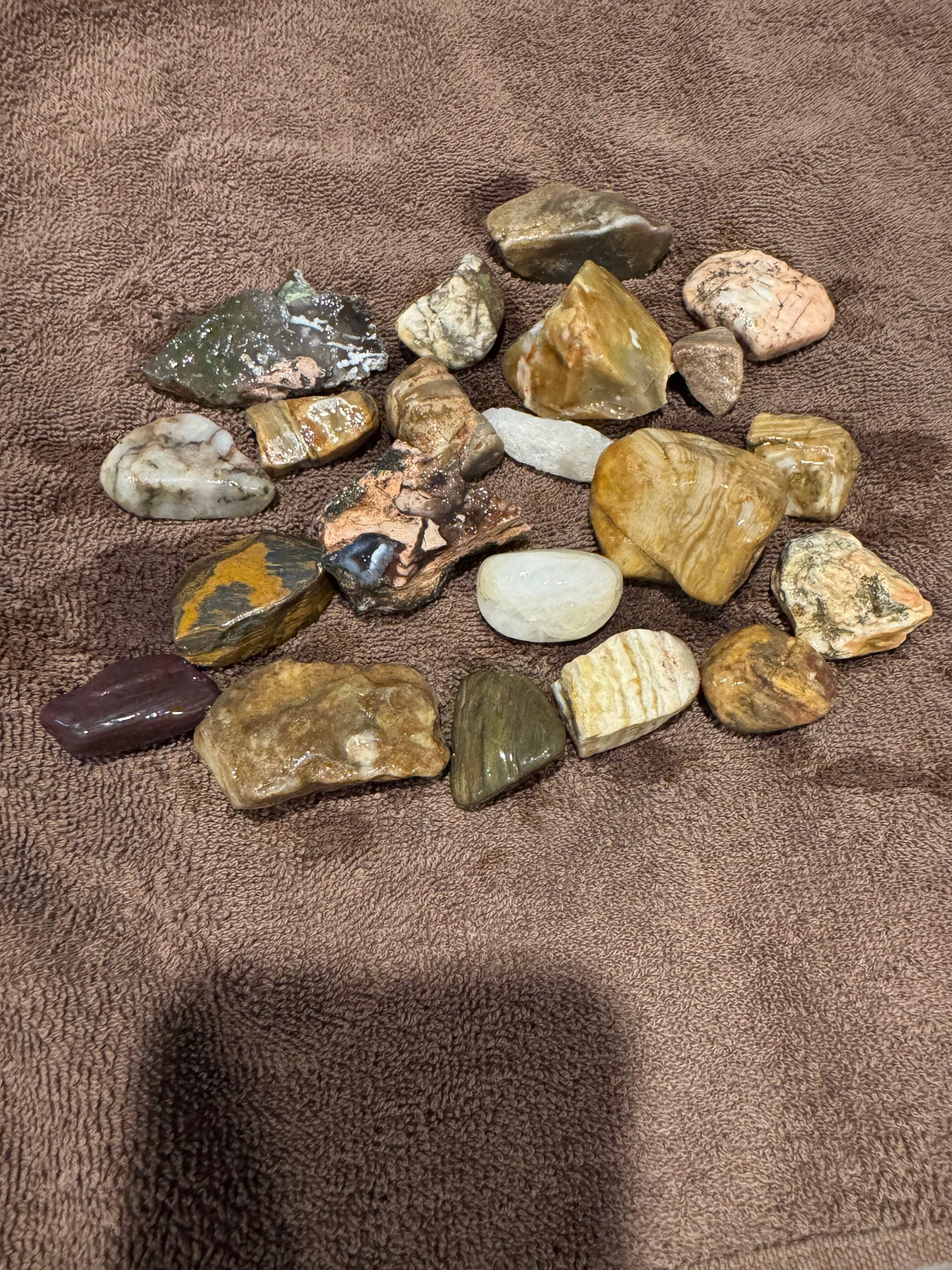 5 lbs of Wyoming Rough Rocks to Tumble