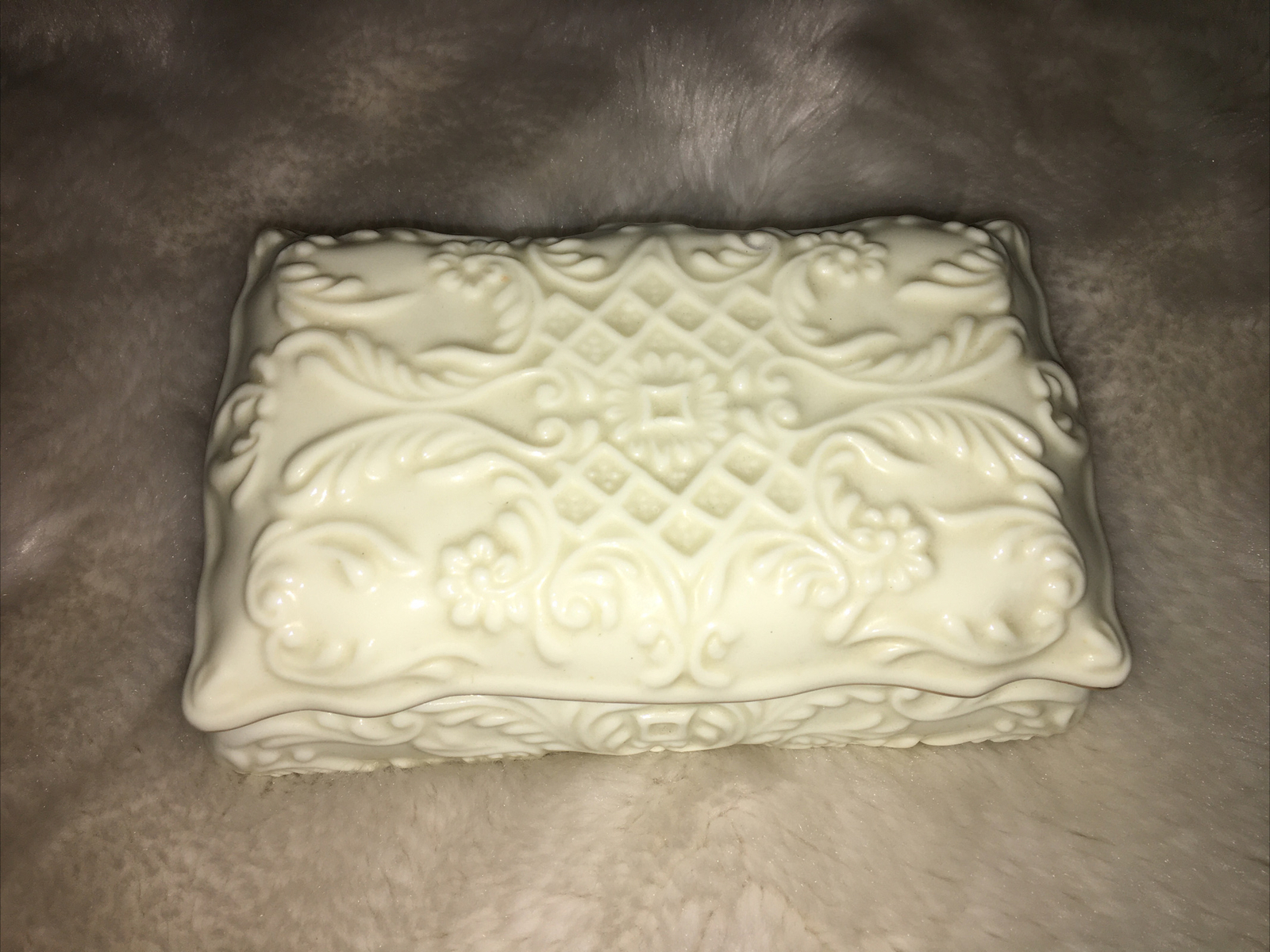 Vintage Formalities by Baum Brothers Trinket Dish Gold Accents Jewelry Box Vintage Formalities by Baum Brothers Trinket Dish Gold Accents Jewelry Box