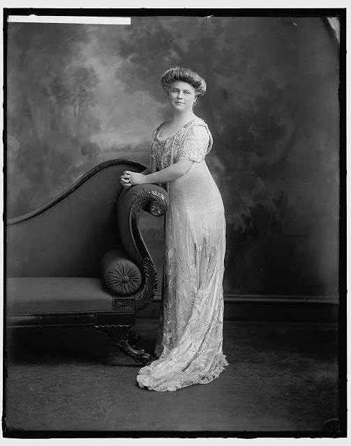 Photo:Mrs W VanDevanter Portrait Gown Studio Photo 1900s