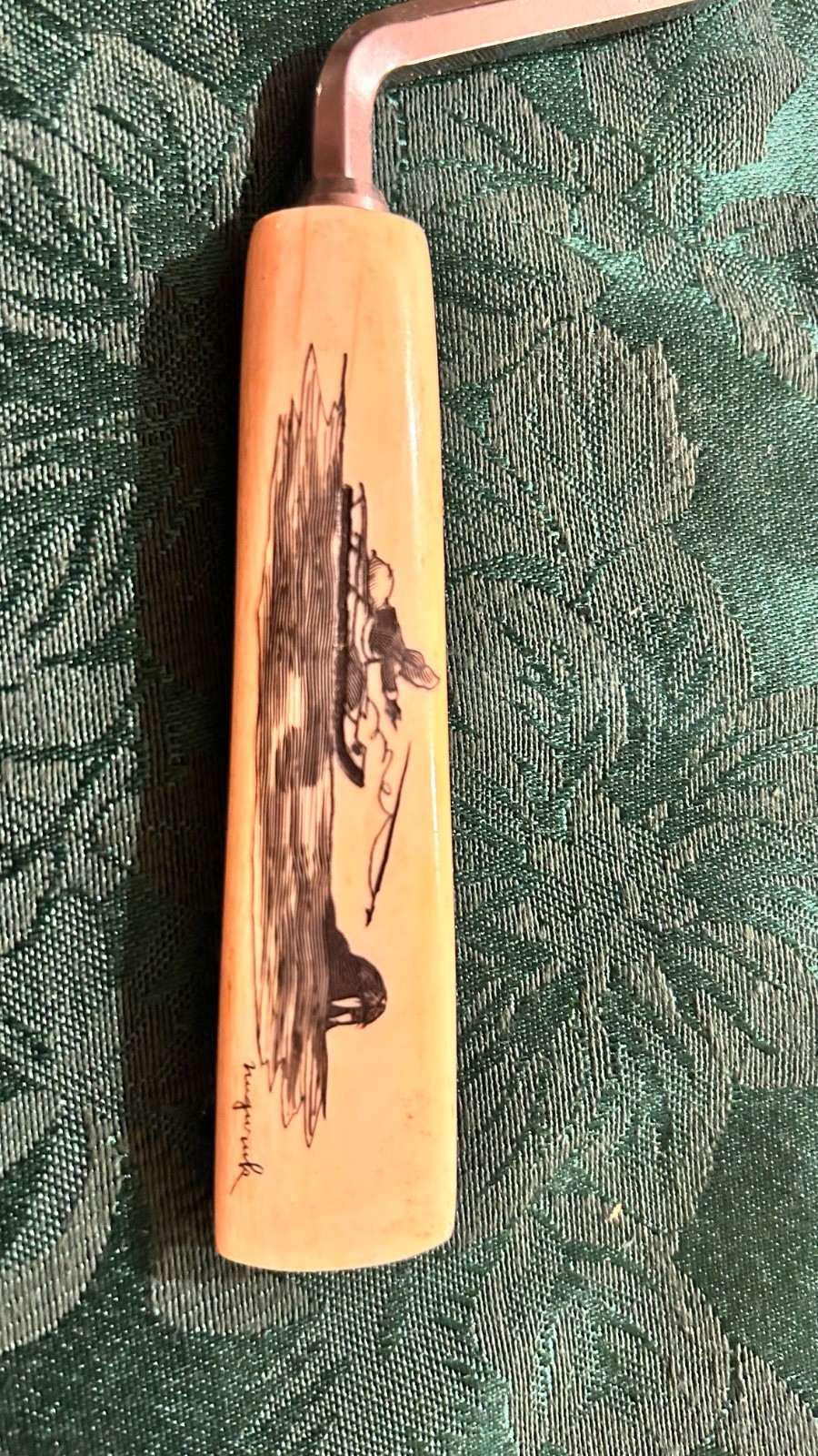 Vintage Scrimshaw Alaska Nuguruk Detailed Handle Angel Cake Breaker Signed Vintage Scrimshaw Alaska Nuguruk Detailed Handle Angel Cake Breaker Signed