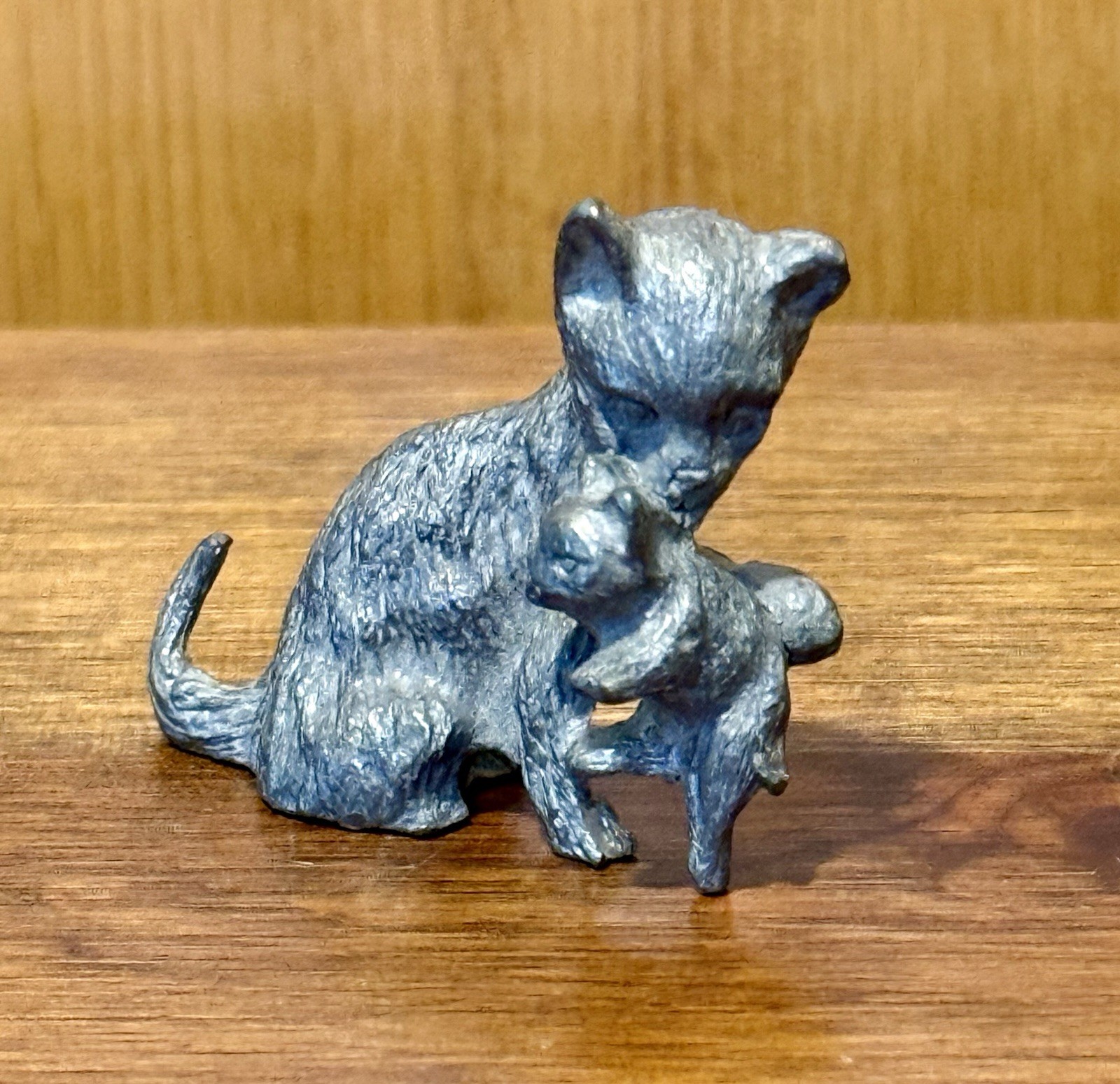 Pewter metal figurine miniature vtg Siamese tabby cat kitten mouth gift kitty 2”