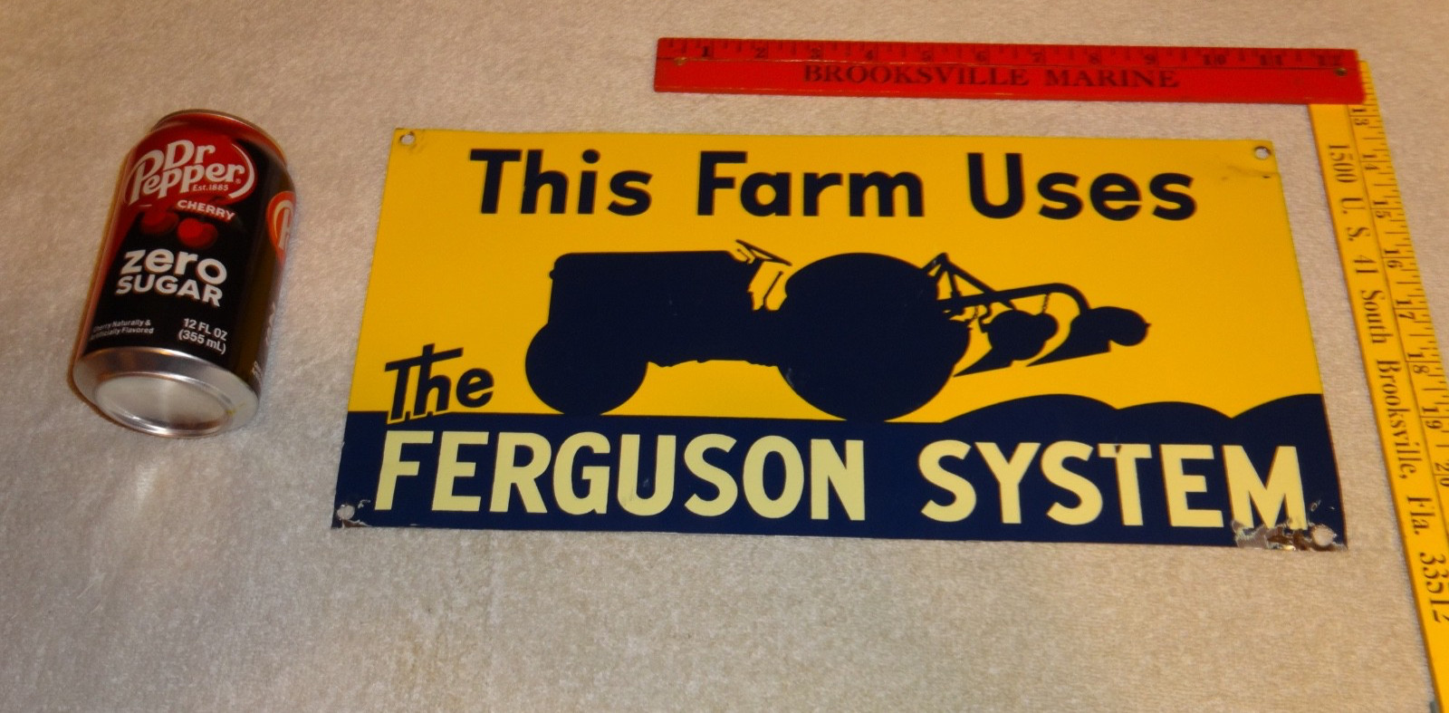 VINTAGE THIS FARM USES THE FERGUSON SYSTEM FORD TRACTOR 15.5\ VINTAGE THIS FARM USES THE FERGUSON SYSTEM FORD TRACTOR 15.5\