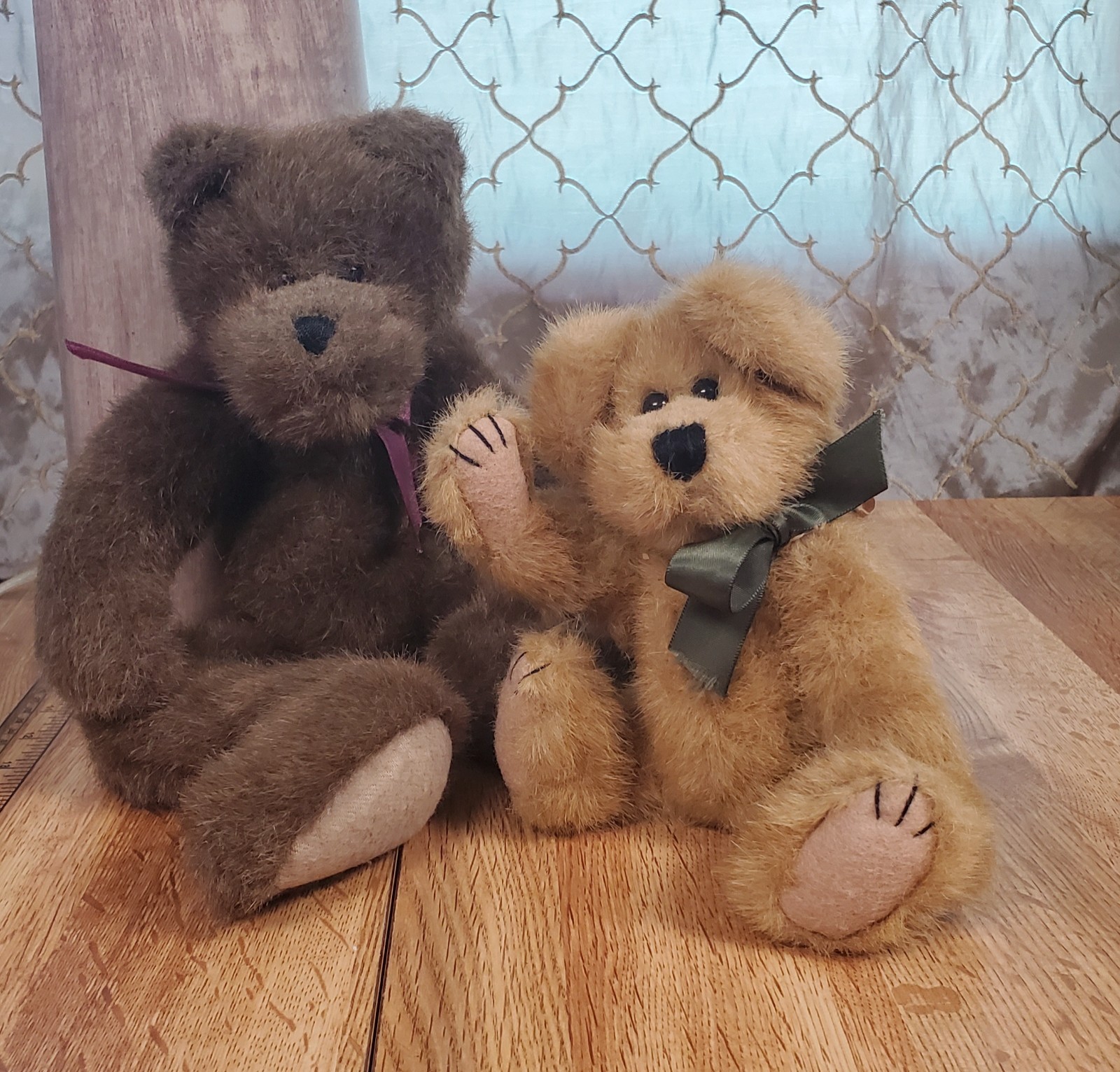 VTG Boyds Bears Set 2 Joint bears Brown and Beige Good 1985 and 1990 Rare Size VTG Boyds Bears Set 2 Joint bears Brown and Beige Good 1985 and 1990 Rare Size