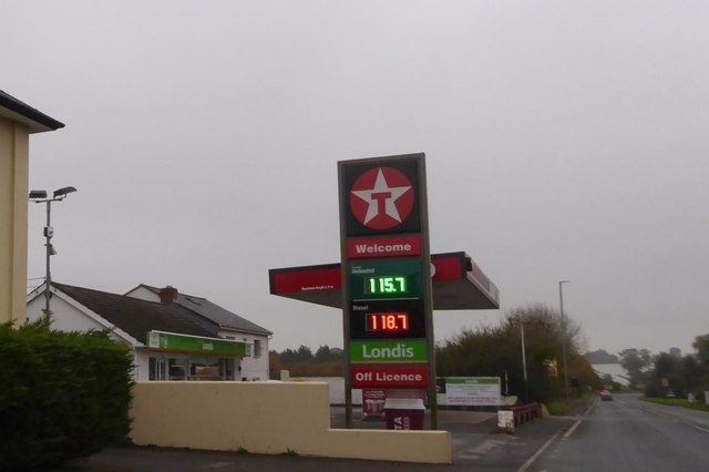 Photo 6x4 Texaco filling station by A38, Chelston Heathfield Wellington\/ c2017