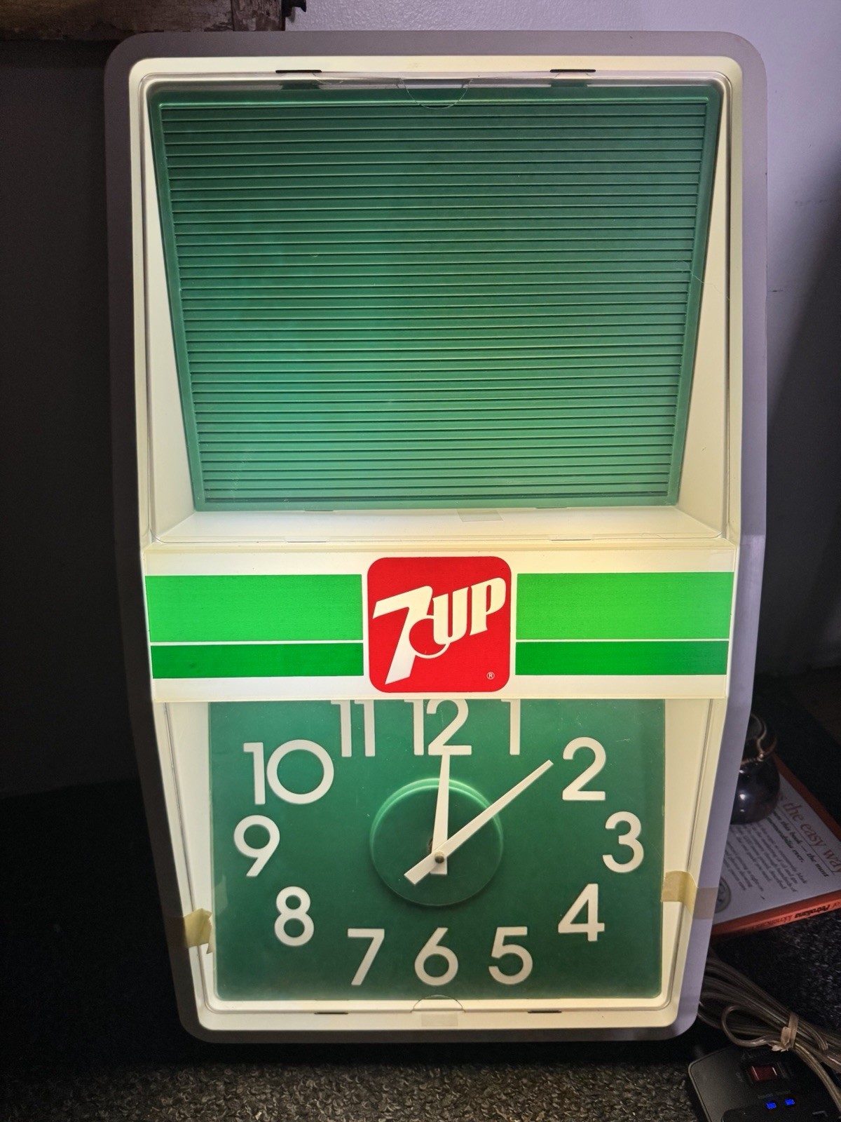Vintage 7Up Lighted Clock NOS Never Used No Plastic Letters .SHIPS FREE IN USA