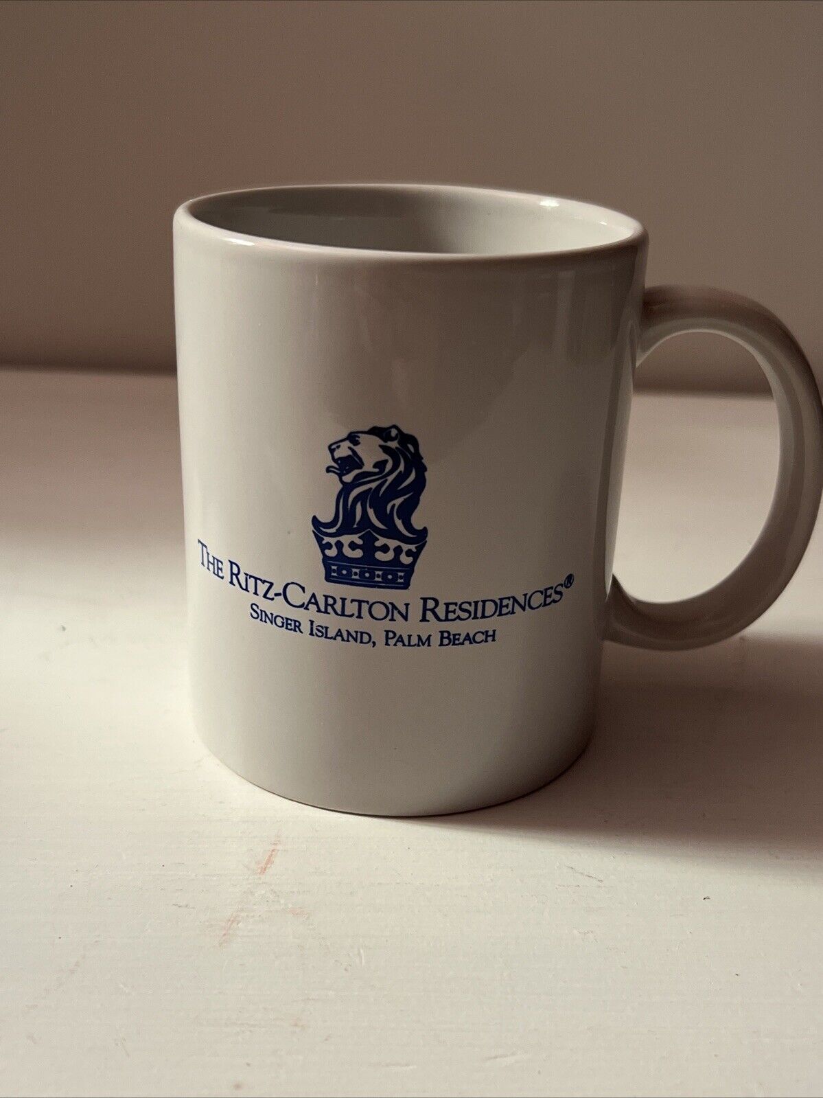 The RITZ-CARLTON Hotel By Oneida Lion Logo Ceramic Coffee Cup Mug Tea