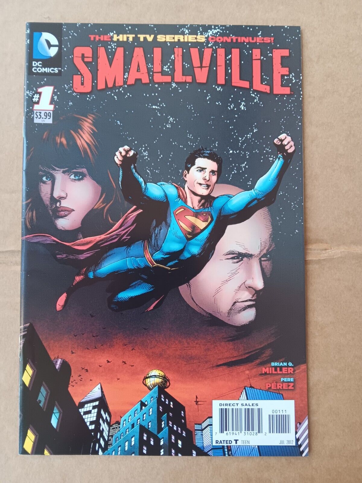 Smallville Season 11 #1 (1st Print Gary Frank Cover A) 2012 DC Comics Superman
