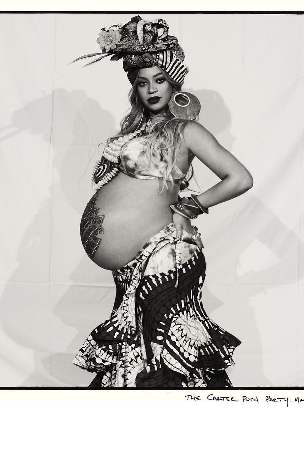 Beyonce Black And White Pregnant 11x17 Poster_11x17