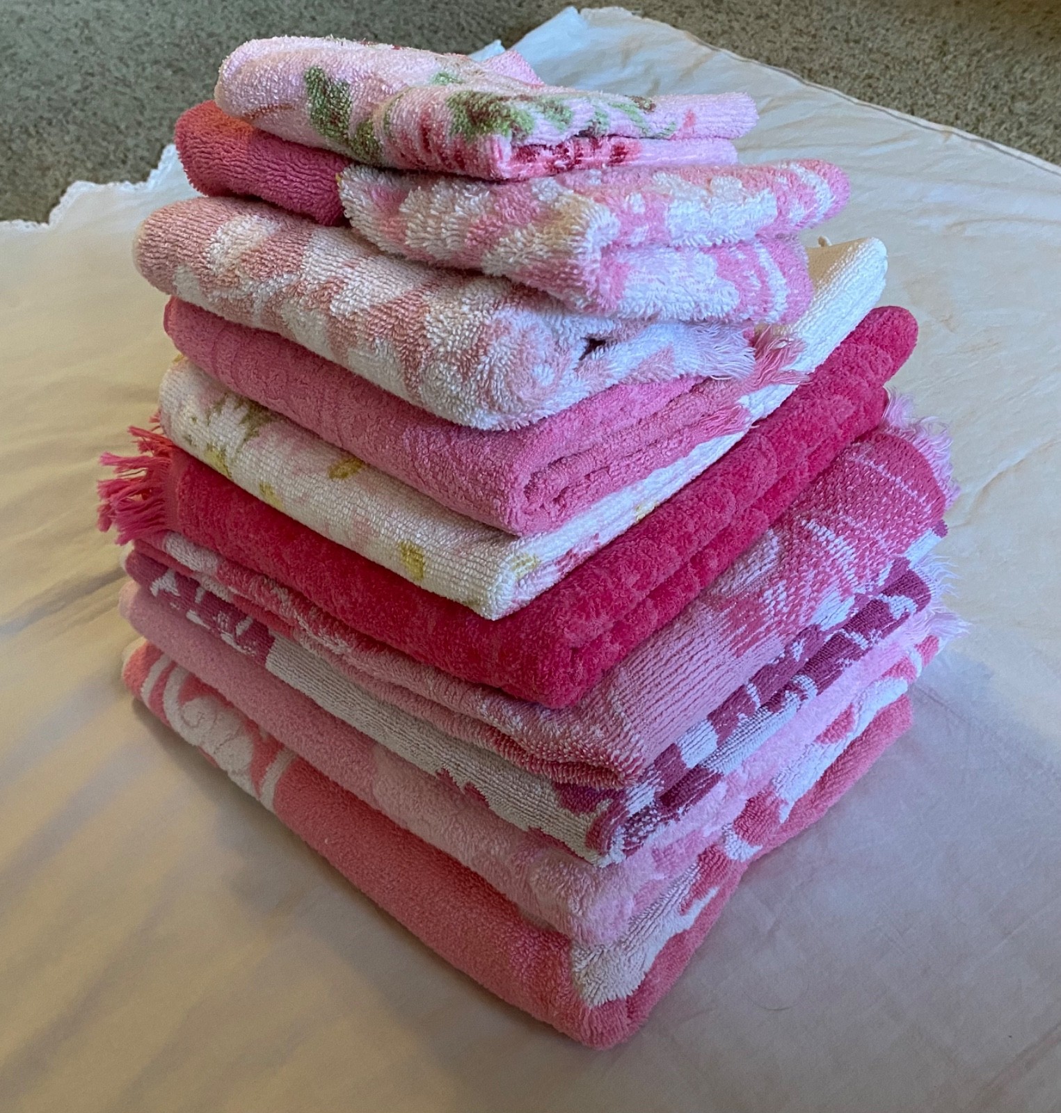 Vintage Pink Bath Towels Lot Of 11 Variety of Sizes Great Brands