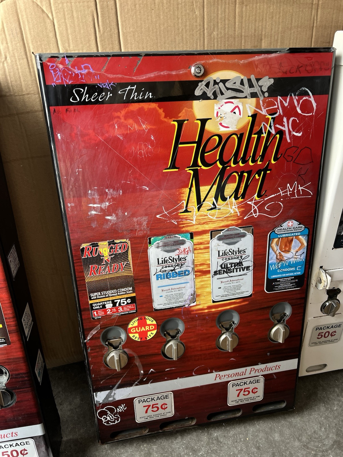 ✨VINTAGE 1970s CONDOM VENDING MACHINE NOVELTY ITEM UNRESTORED ORIGINAL AS IS✨