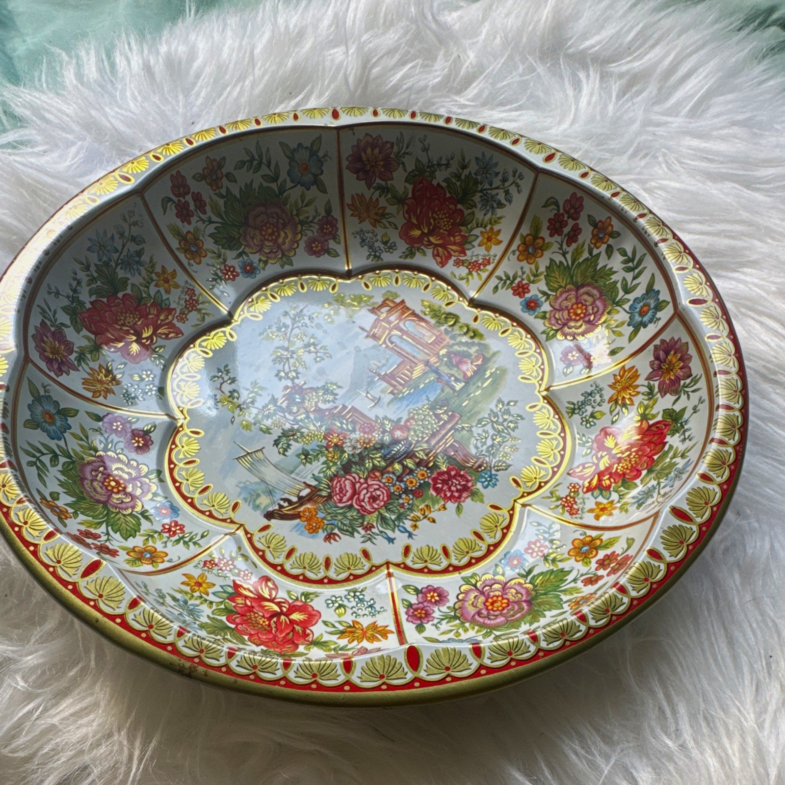 Daher Floral Vintage 1971 Plate Tin D-9711 Gold Trim Round Made in England