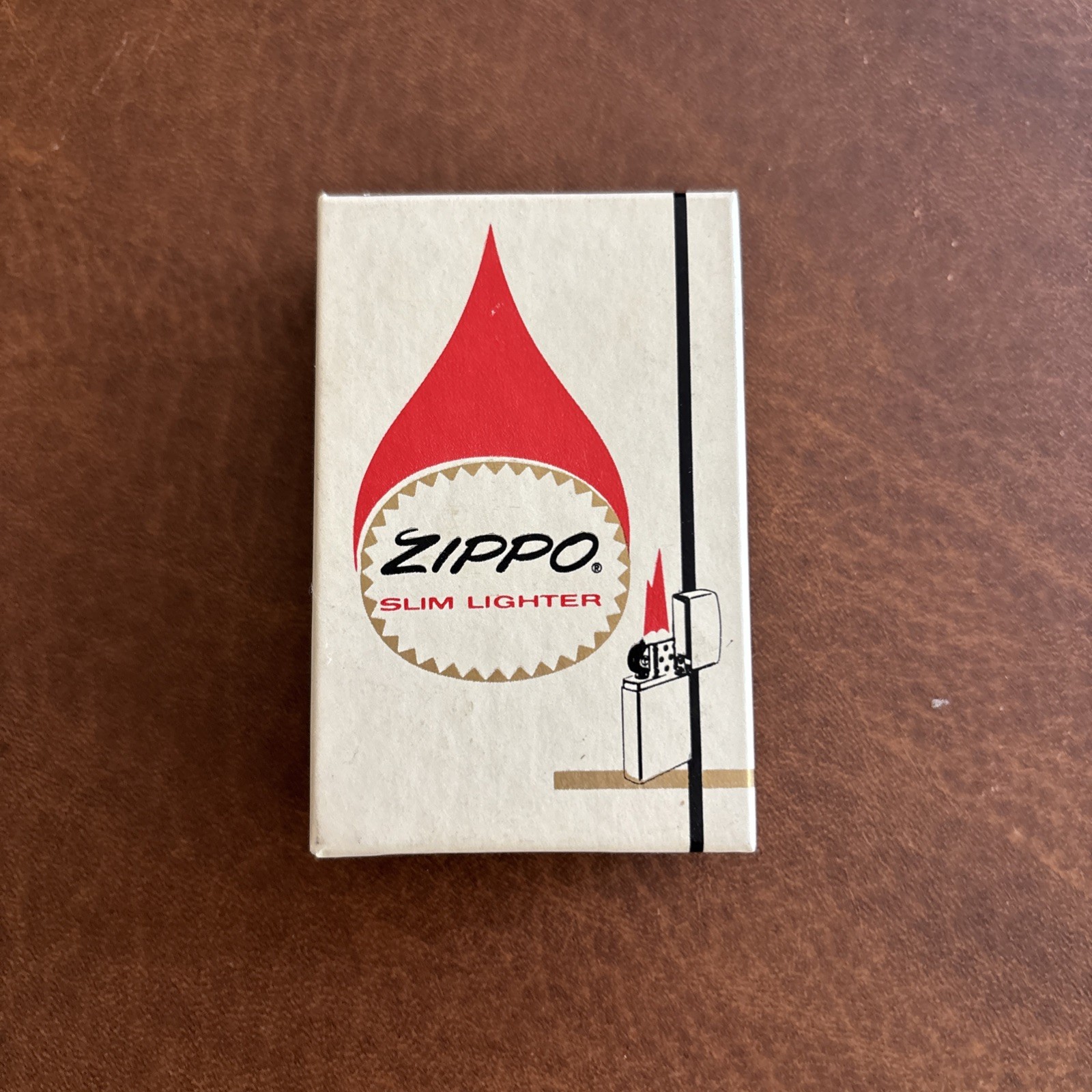 Perfect Condition antique Zippo Lighter In perfect Original Box