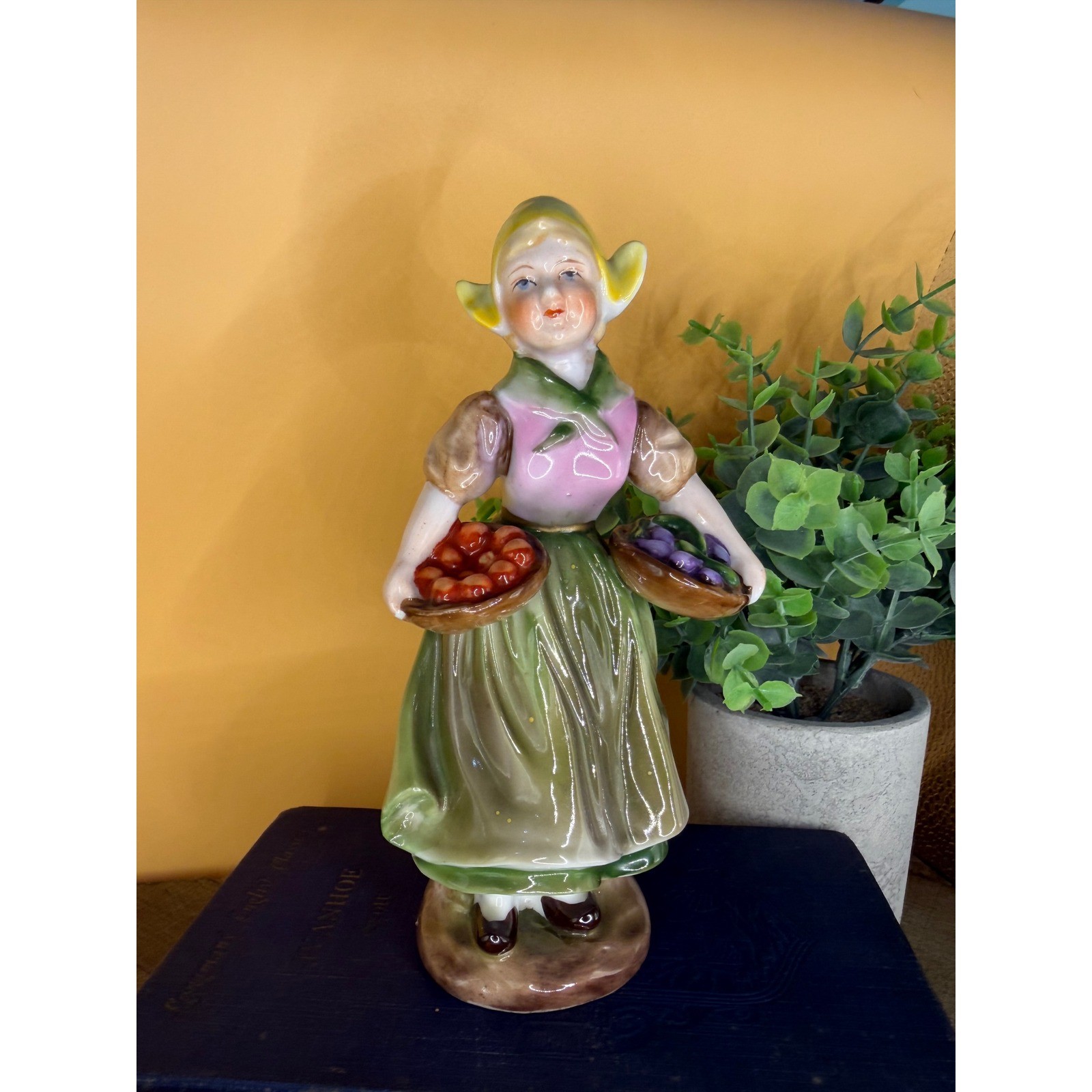 Vintage Ardalt Japan Lenwile China Verithin Dutch Girl Figurine 6571