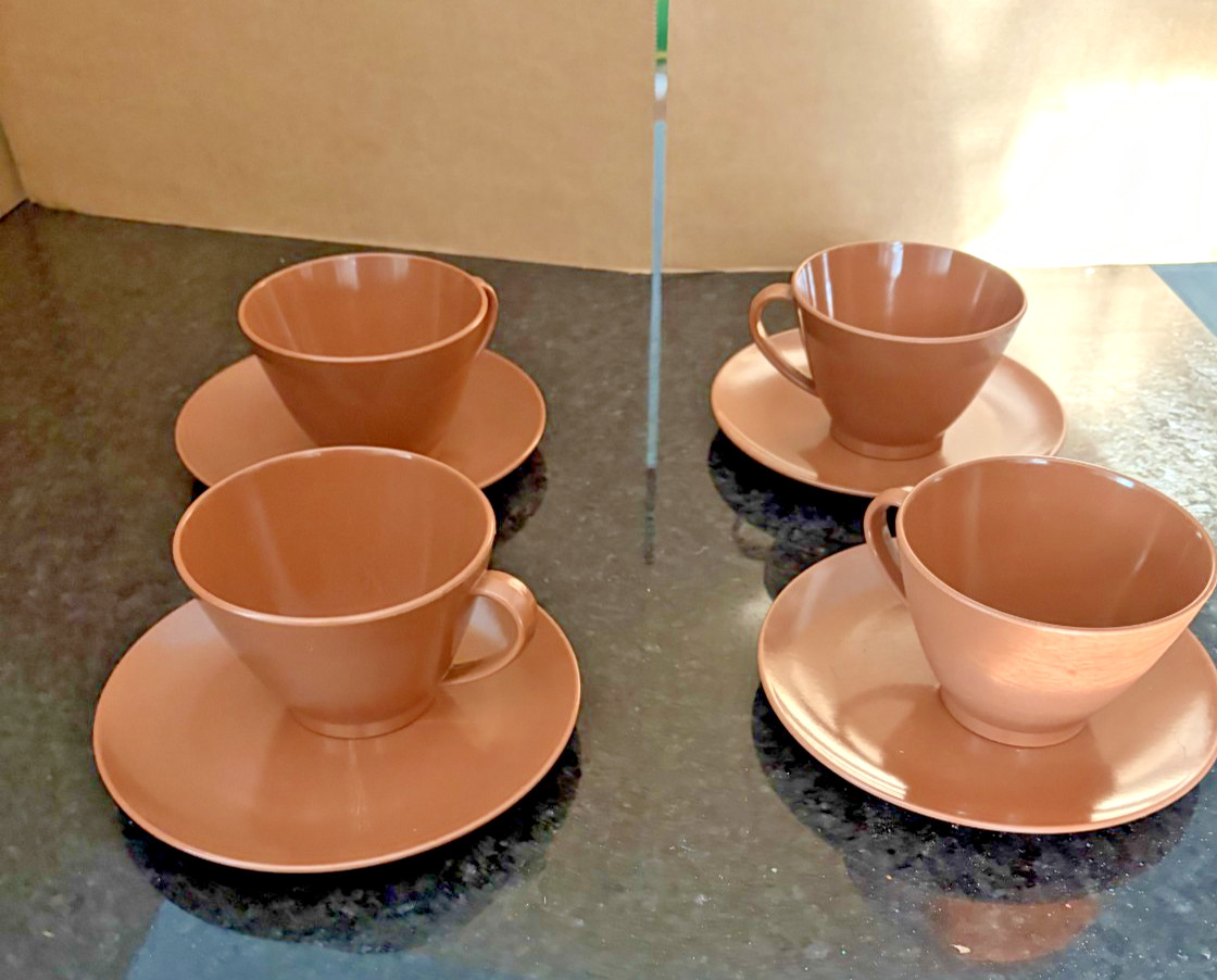 Vintage Brown Melamine Cups & Saucers Set of 4 Retro 1970s 8 Pc Vintage Brown Melamine Cups & Saucers Set of 4 Retro 1970s 8 Pc
