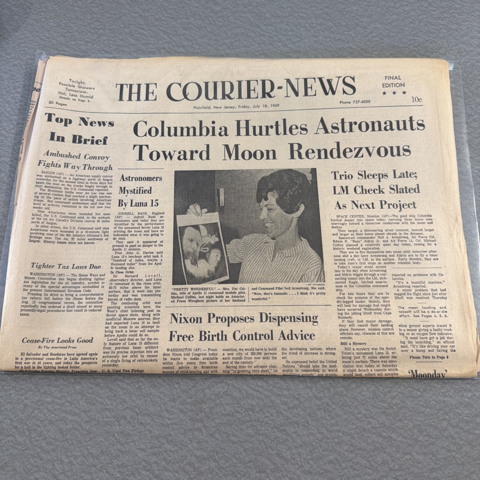 Vintage July 18, 1969 The Courier-News “Moon Rendezvous” Final Edition