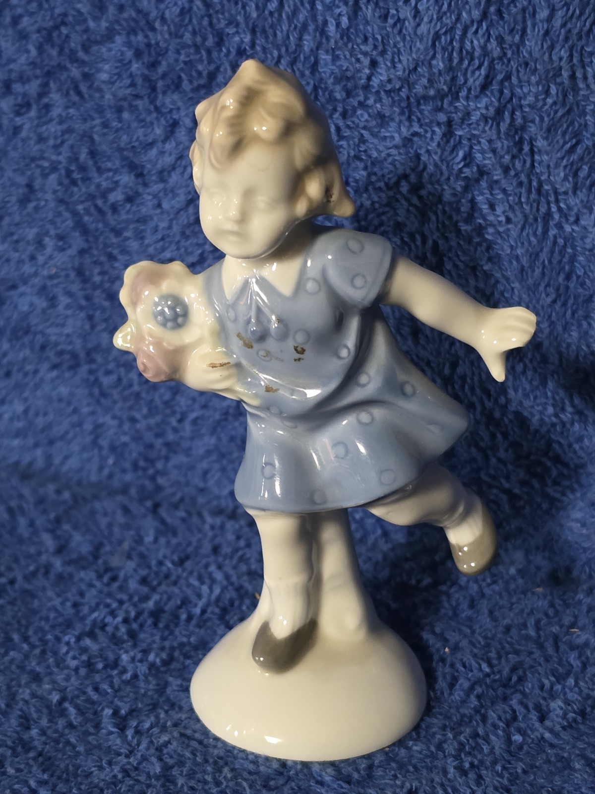 GDR, GIRL WITH BOUQUET by V.E.B. Porcelain Figurines Grafenthal, East Germany GDR, GIRL WITH BOUQUET by V.E.B. Porcelain Figurines Grafenthal, East Germany