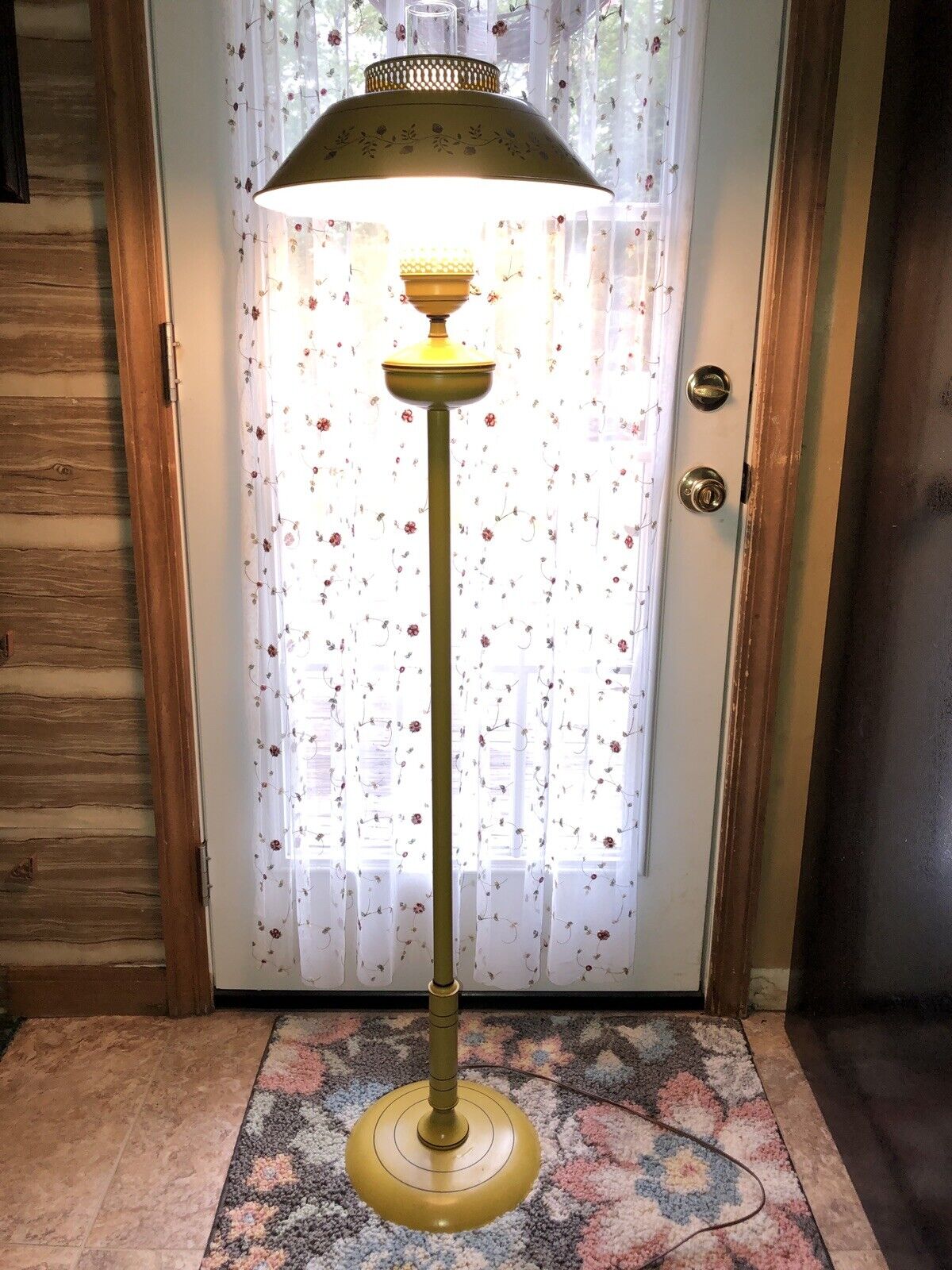 Vintage Mid-Century Tole Floor Lamp Light Torchiere Mustard Color w/Acorn & Leaf