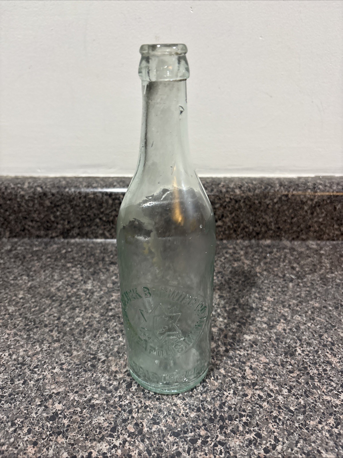 VINTAGE GLUEK BREWING CO MINNEAPOLIS MINNESOTA BEER BOTTLE CIRCA 1900-1910