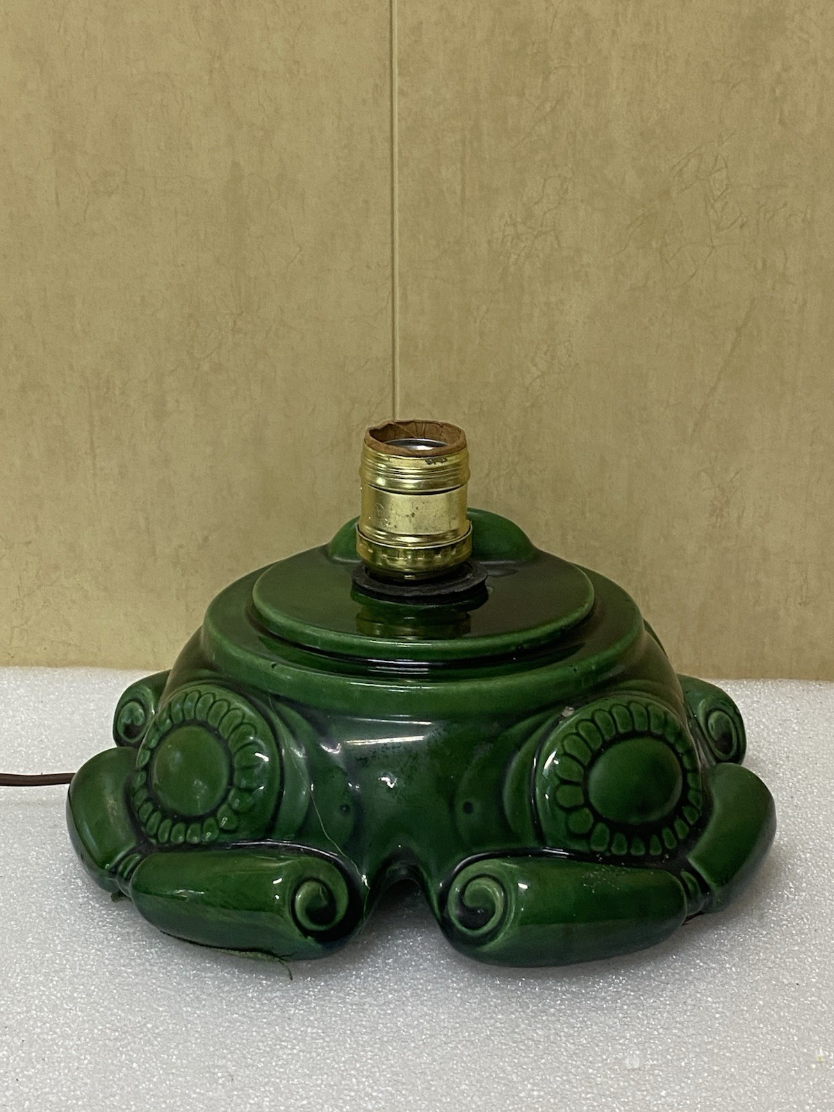 Vintage 70\'s Atlantic Mold Ceramic Glazed Tree Base