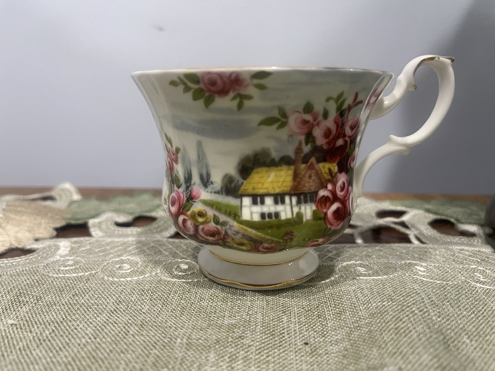 Royal Albert Country Scenes Cup Rose Cottage Bone China England Royal Albert Country Scenes Cup Rose Cottage Bone China England