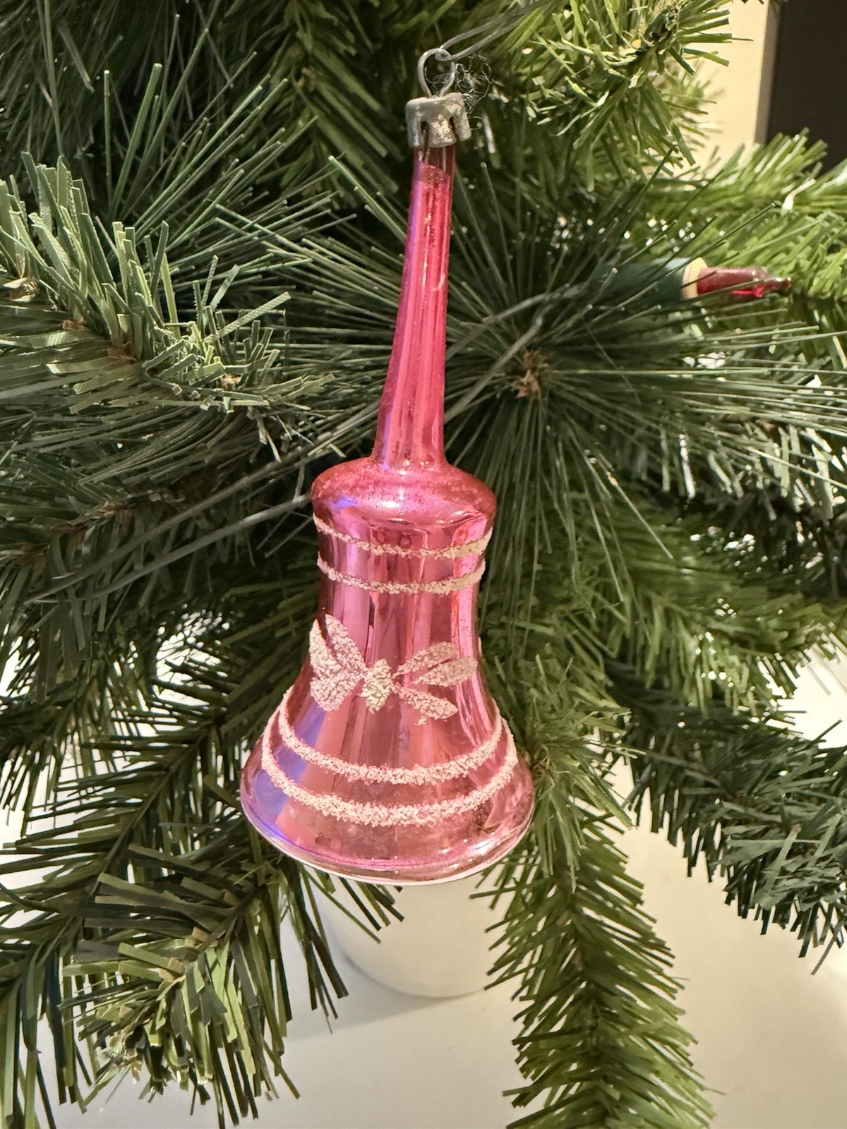 VINTAGE PINK GLASS BELL CHRISTMAS ORNAMENT*WHITE STENCIL*GLASS CLAPPER*POLAND VINTAGE PINK GLASS BELL CHRISTMAS ORNAMENT*WHITE STENCIL*GLASS CLAPPER*POLAND