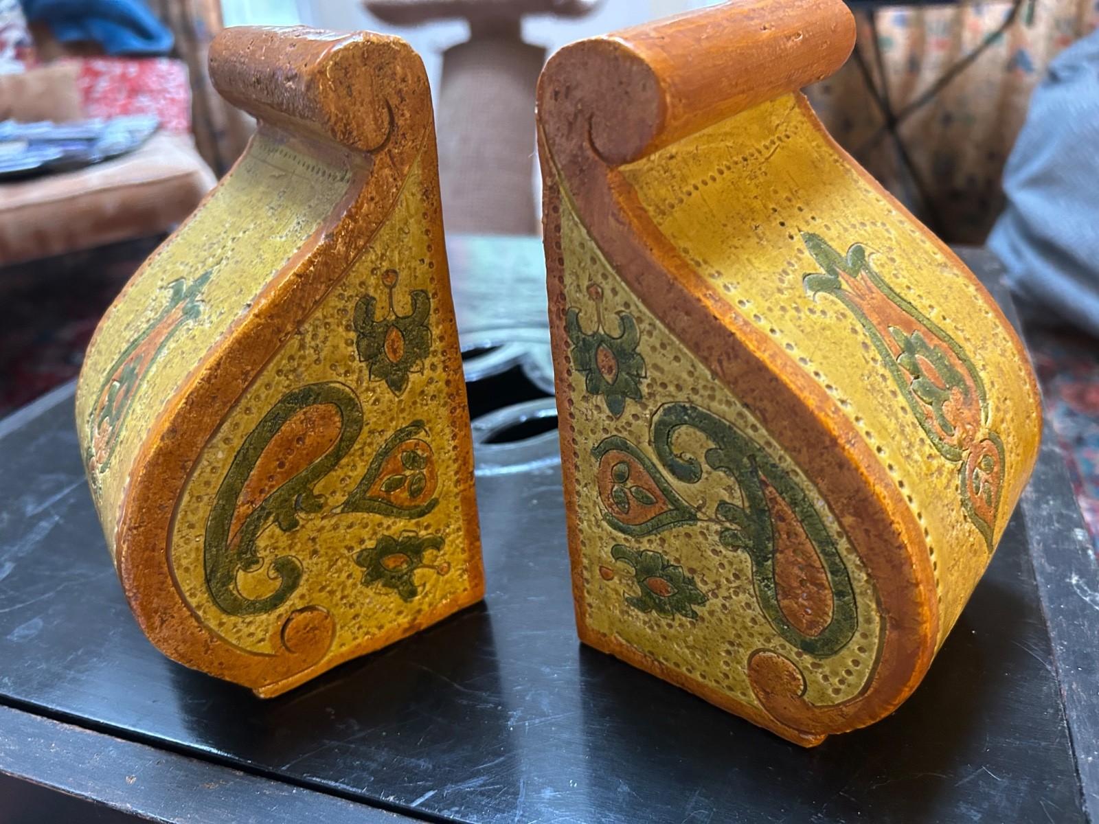 Vtg Mid Century Italy Bitossi Pottery Bookends vgc  6 5/8 x 4 x 4”