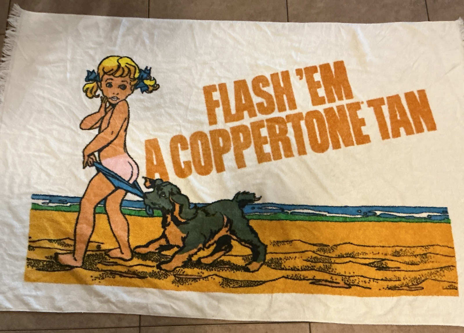 Vintage 70s Coppertone Beach Towel Flash’em Tan Girl Swimsuit Dog 56” x 31” Rare