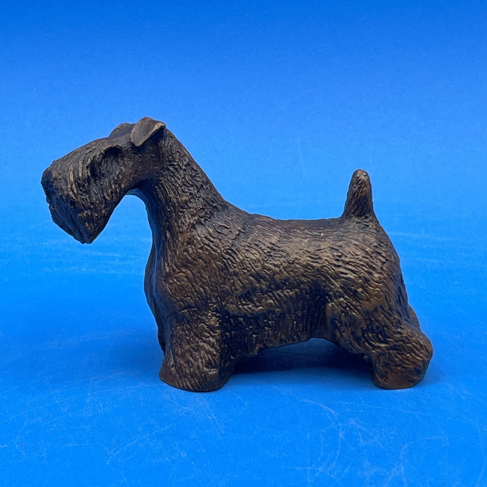 ARTIST SIGNED & NUMBERED LOST WAX BRONZE FIGURINE OF A SEALYHAM TERRIER DOG ARTIST SIGNED & NUMBERED LOST WAX BRONZE FIGURINE OF A SEALYHAM TERRIER DOG
