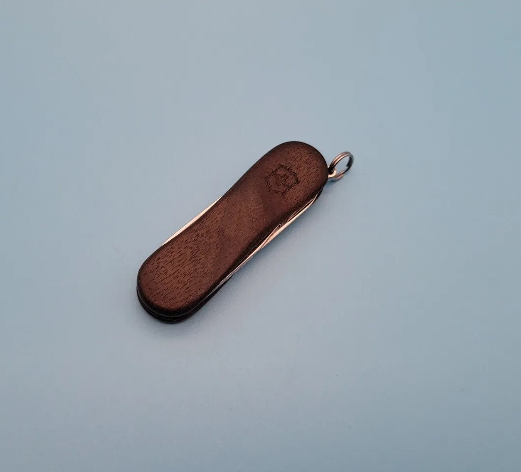 VICTORINOX 65 mm EvoWood 81 Swiss Army Pocket Knife - Walnut Wood - 5 Tools