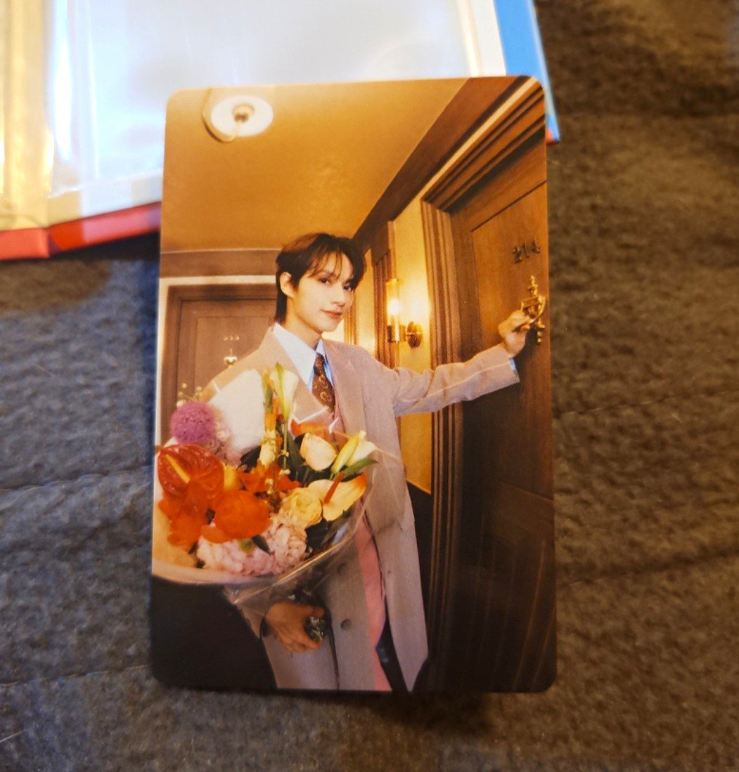 Jun Photocard