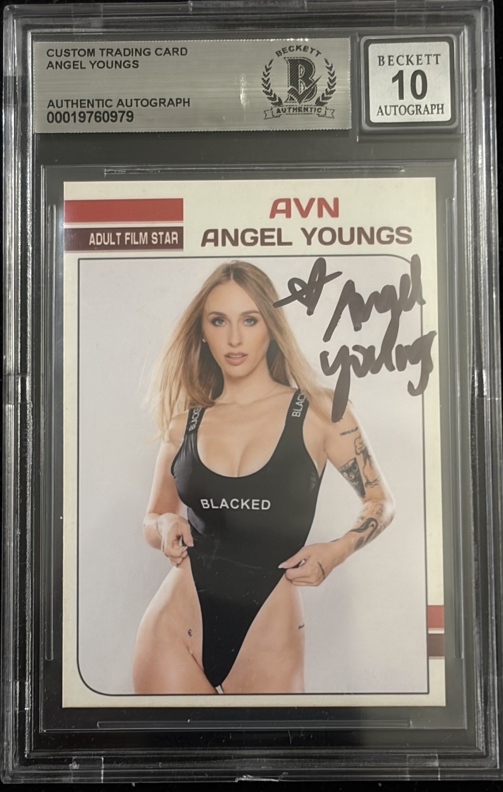 Angel Youngs Signed Trading Card Beckett BAS Encapsulated Autograph Grade 10 COA