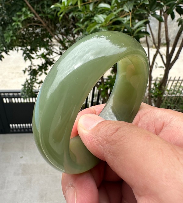 Grade A Natural Hetian Jade Lake Water Green Bangle Bracelet 54.5mm