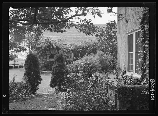Photo:Hamilton King Residence Garden 1900s Rural House Landscape