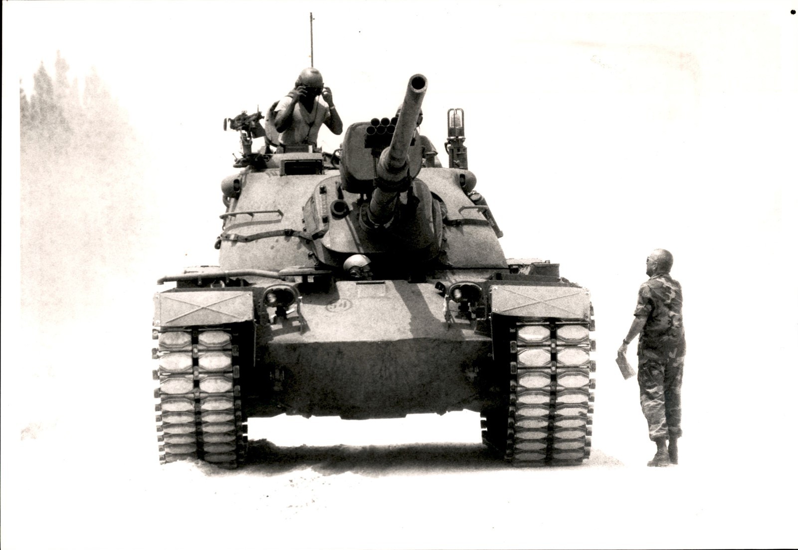 GA314 1988 Oversize Original Photo U.S. ARMY MILITARY TANK CAMP BLANDING FL