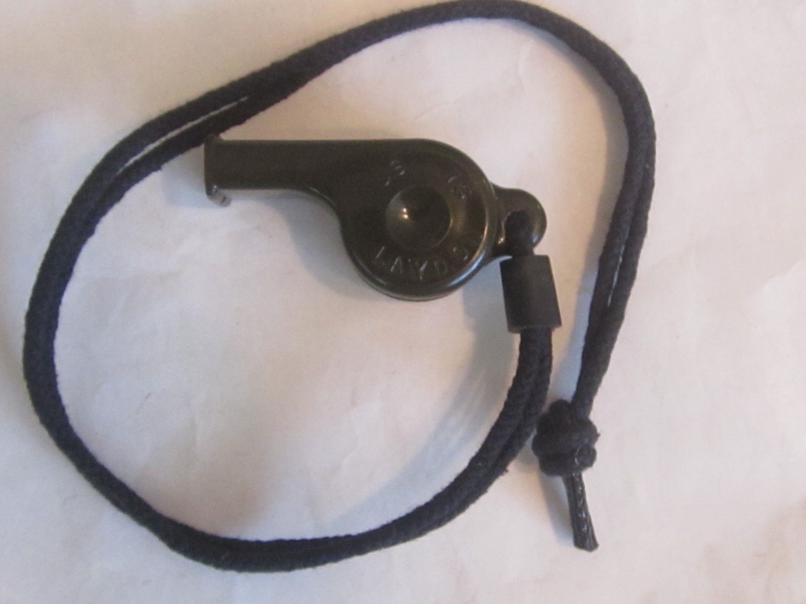 VINTAGE 1975 LAYDON U.S. ARMY GREEN WHISTLE WITH cork Pea and 15\