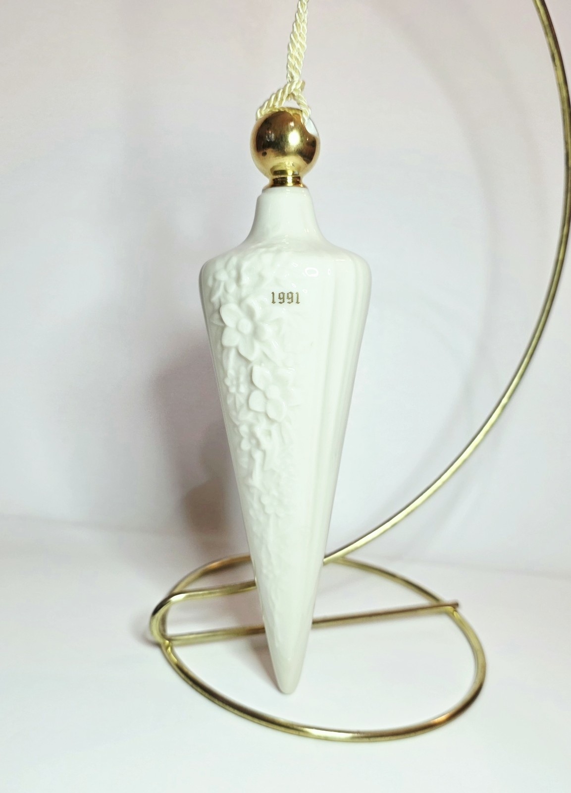 Lenox 1991 Annual Christmas Ornament Floral Spire 6.25\ Lenox 1991 Annual Christmas Ornament Floral Spire 6.25\