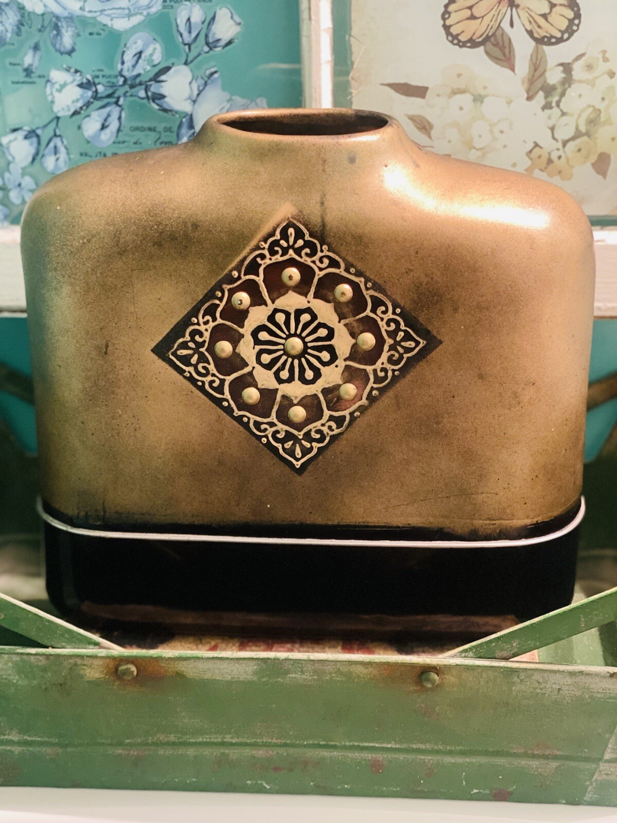 Tuscan Style 2-Tone Gold Embellished Large Ceramic Decorative Vase